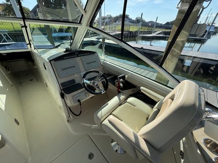 Boston Whaler 320 Vantage image