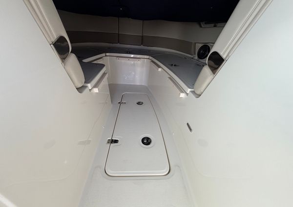 Boston Whaler 320 Vantage image