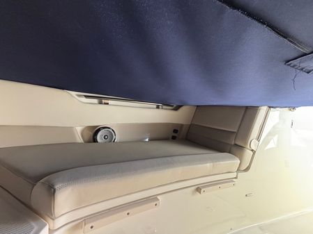 Boston Whaler 320 Vantage image