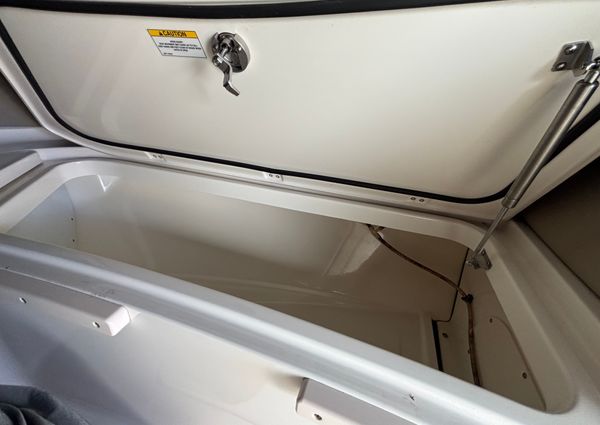 Boston Whaler 320 Vantage image