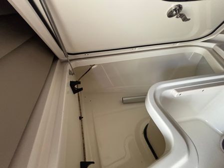 Boston Whaler 320 Vantage image