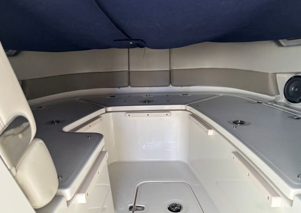 Boston Whaler 320 Vantage image