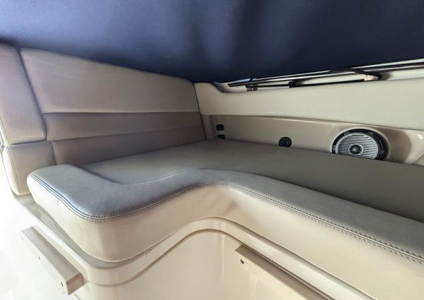 Boston Whaler 320 Vantage image