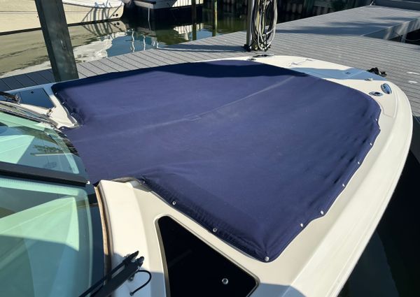 Boston Whaler 320 Vantage image