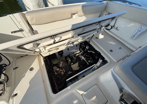 Boston Whaler 320 Vantage image