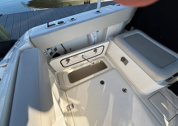 Boston Whaler 320 Vantage image
