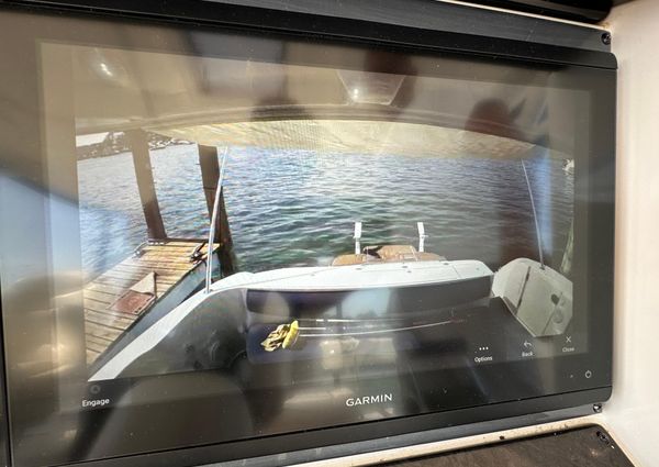 Sea Ray 550 Sedan Bridge image