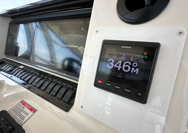 Sea Ray 550 Sedan Bridge image