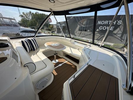 Sea Ray 550 Sedan Bridge image