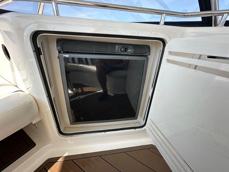 Sea Ray 550 Sedan Bridge image