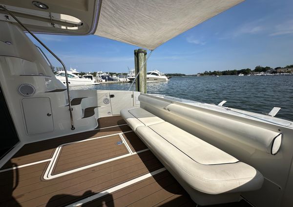 Sea Ray 550 Sedan Bridge image