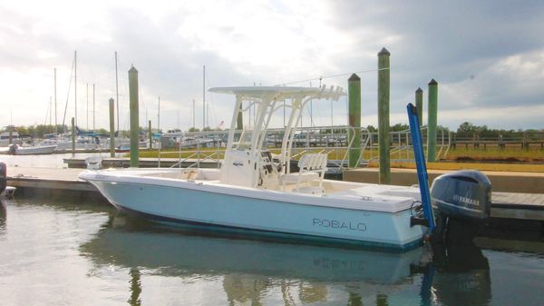 Robalo 246 Center Console 