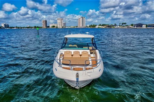 Sea Ray Sundancer 320 image