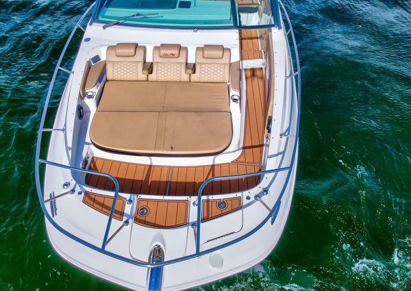 Sea Ray Sundancer 320 image