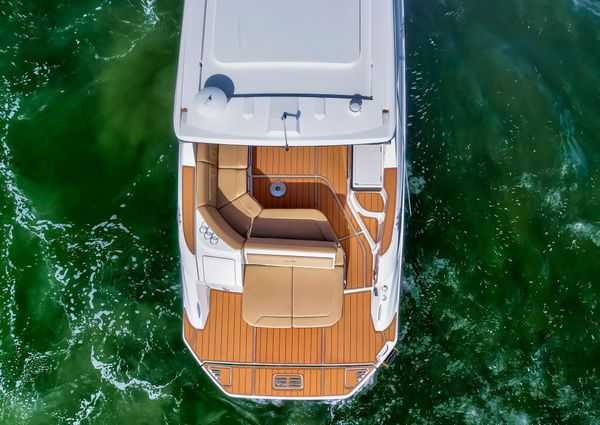 Sea Ray Sundancer 320 image