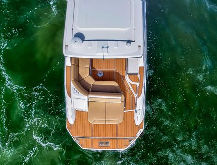 Sea Ray Sundancer 320 image