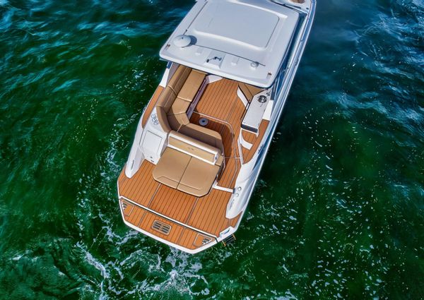 Sea Ray Sundancer 320 image