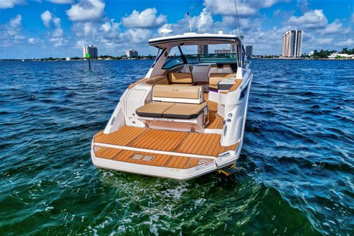 Sea Ray Sundancer 320 image