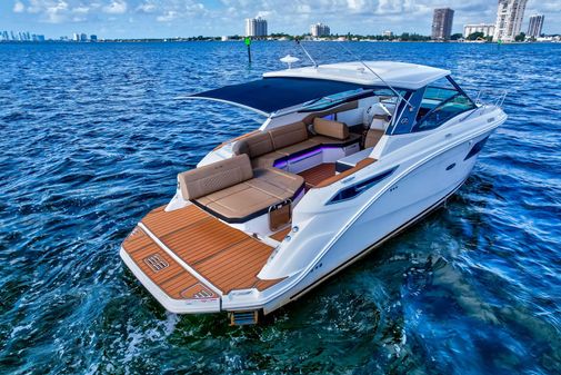 Sea Ray Sundancer 320 image