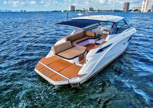 Sea Ray Sundancer 320 image