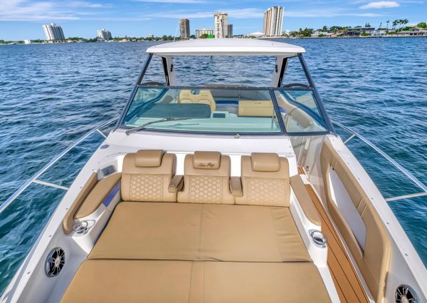 Sea Ray Sundancer 320 image