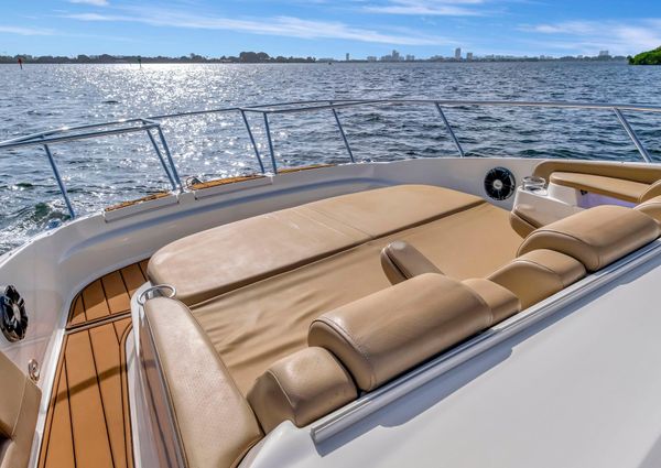 Sea Ray Sundancer 320 image