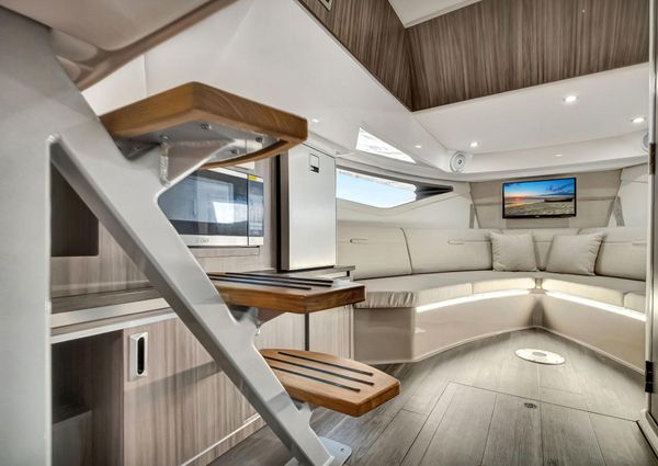 Sea Ray Sundancer 320 image