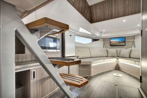 Sea Ray Sundancer 320 image