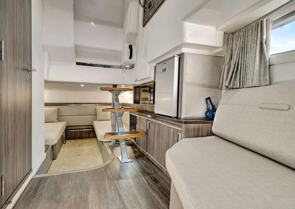 Sea Ray Sundancer 320 image