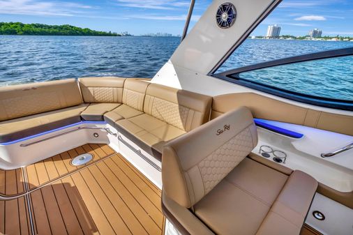 Sea Ray Sundancer 320 image