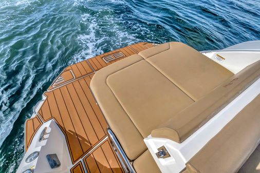 Sea Ray Sundancer 320 image