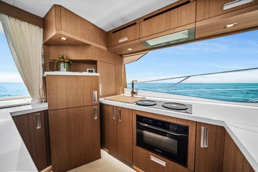 Galeon 56Sky image