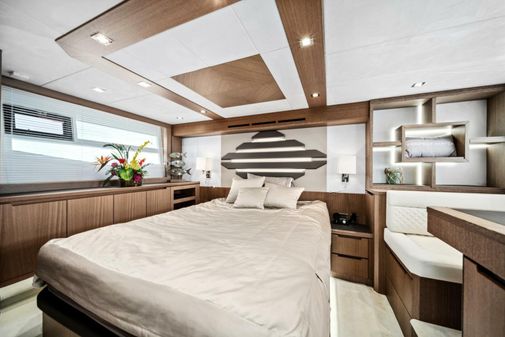 Galeon 56Sky image