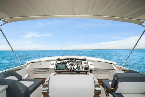 Galeon 56Sky image