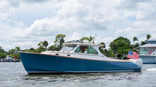 Hinckley 35