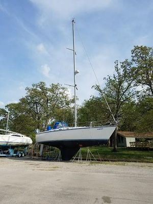 Hunter 40 - main image