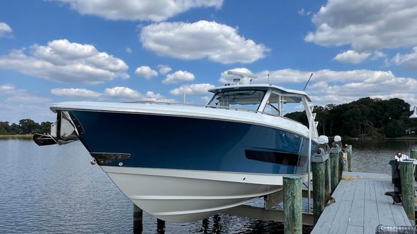 Boston Whaler 420 Outrage 