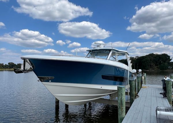 Boston Whaler 420 Outrage image