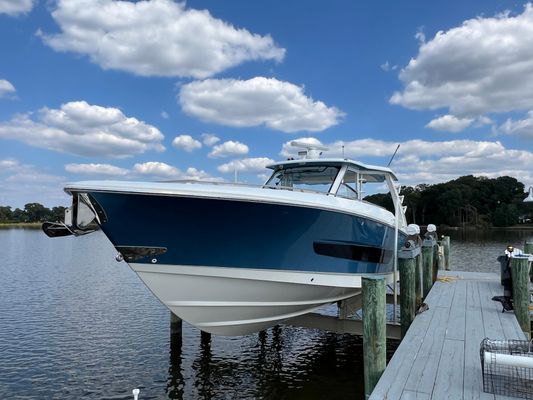 Boston Whaler 420 Outrage - main image