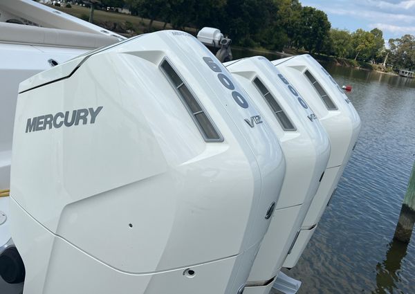 Boston Whaler 420 Outrage image