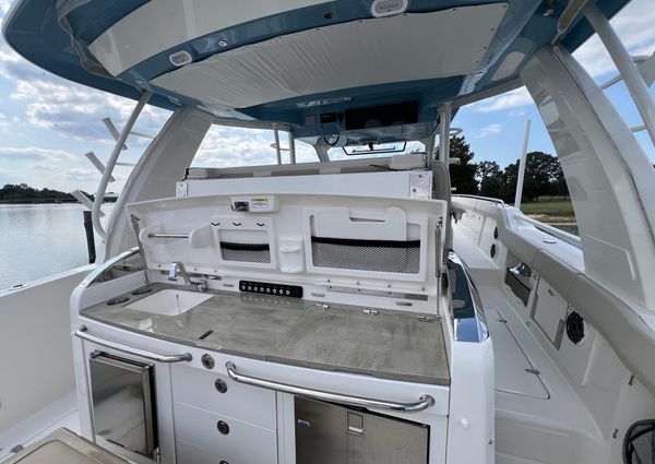 Boston Whaler 420 Outrage image