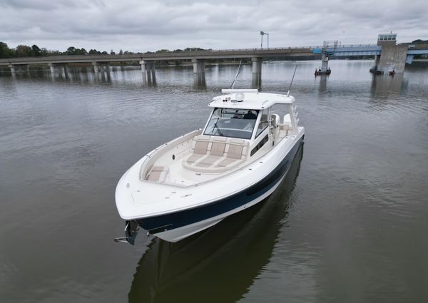 Boston Whaler 420 Outrage image