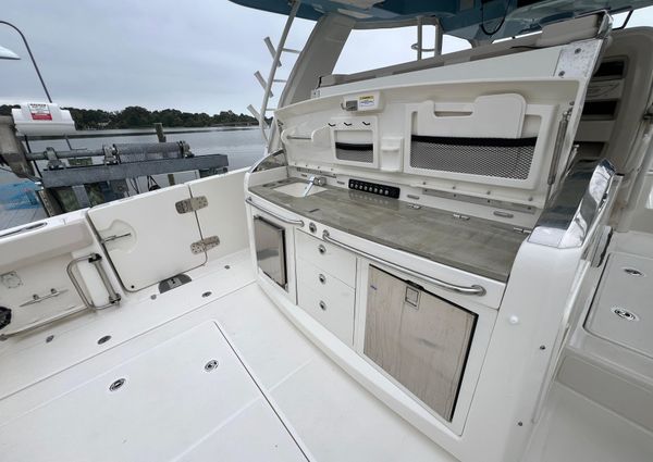 Boston Whaler 420 Outrage image