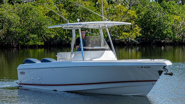 Intrepid 300 Center Console 