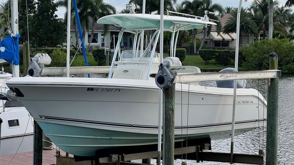 Cobia 237 Center Console 