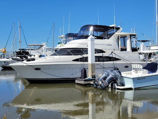 Carver 444 Cockpit Motor Yacht - main image