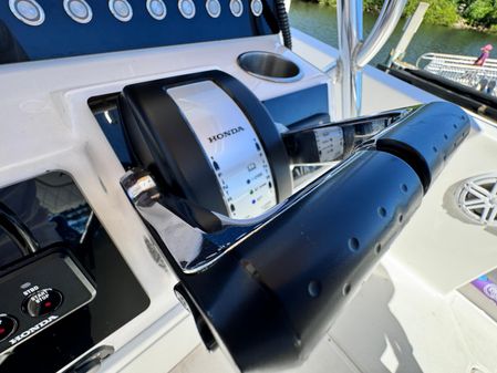 Cobia 274 Center Console image