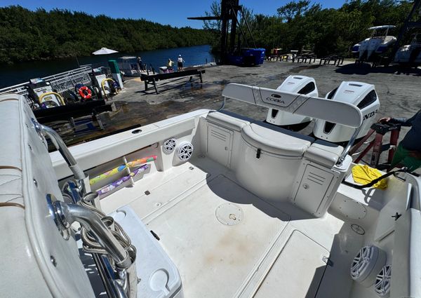 Cobia 274 Center Console image