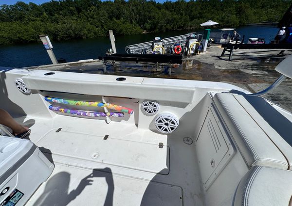 Cobia 274 Center Console image