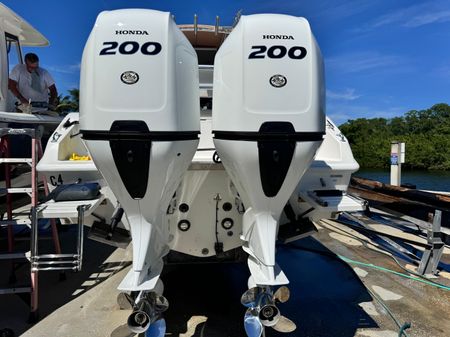 Cobia 274 Center Console image